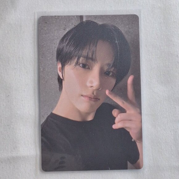 TXT The Star Chapter: TOGETHER (Target Exclusive) Photocard - BEOMGYU - Picture 1 of 2